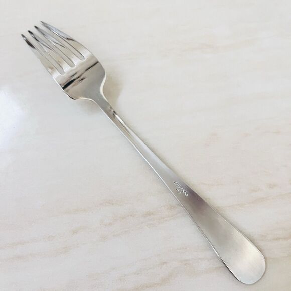 Lot of 4 MIKASA Symmetry-Sincerity Stainless Flatware 18/0 Glossy Plain Tips Up - Picture 4 of 8